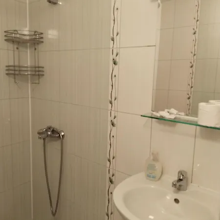 партерни студия без обособен балкон ул т светослав 5 и ул българия Apartment Pomorie