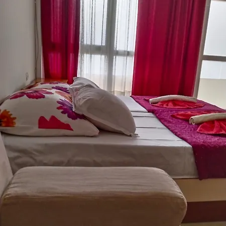 партерни студия без обособен балкон ул т светослав 5 и ул българия Apartment Pomorie